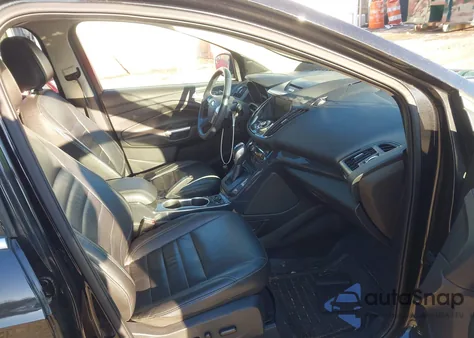 2015 Ford Escape Titanium z USA, uszkodzony, nr VIN 1FMCU9J92FUB89654